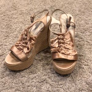 Vera Wang Lavender wedges!!